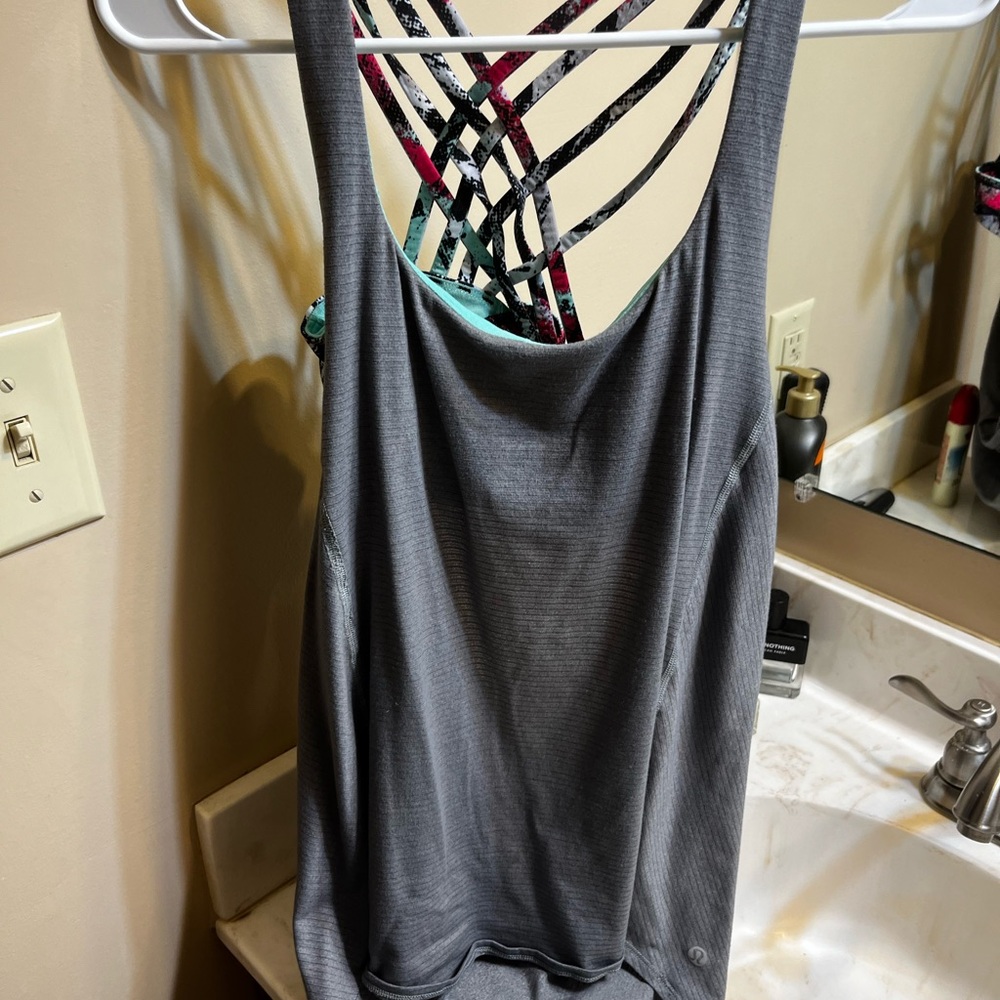 Lululemon top size 6